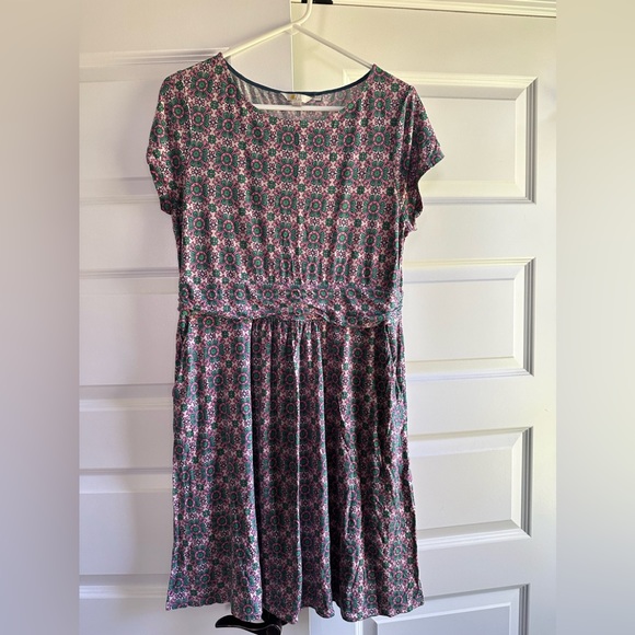 BODEN Amelie Jersey Dress SOLD OUT PATTERN Size 12P Excellent condition - Picture 1 of 16